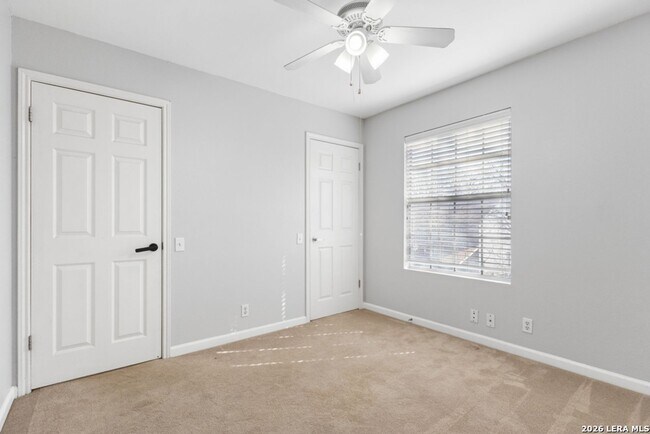 Building Photo - Charming Home Awaits: Spacious & Modern Living in a Prime Location