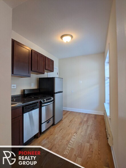 Building Photo - 2842 N Orchard St