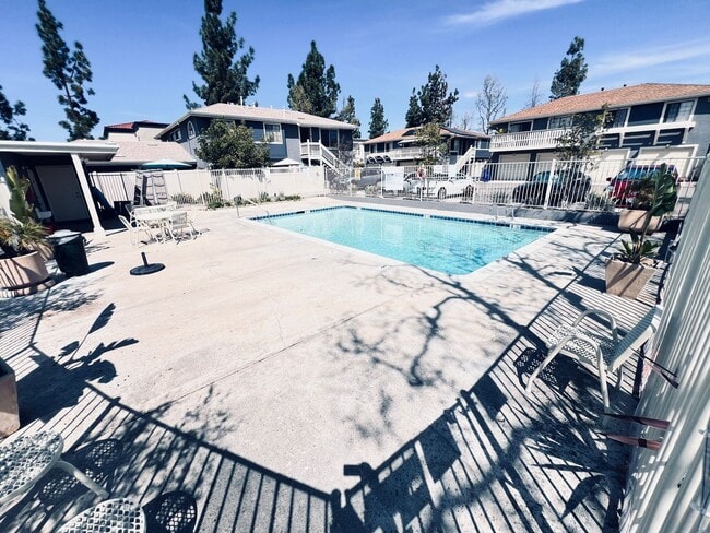 Building Photo - Santee 2 Bedroom Tamberly Townhouse for Rent