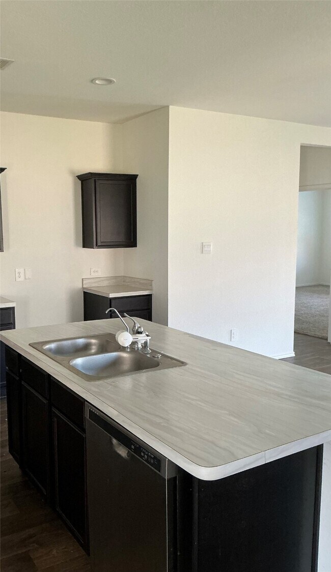 Building Photo - 16957 Rich Pines Dr