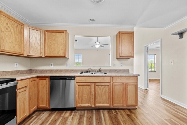 Building Photo - 2 Bedroom, 2 Bath Townhouse for Rent in Kn...