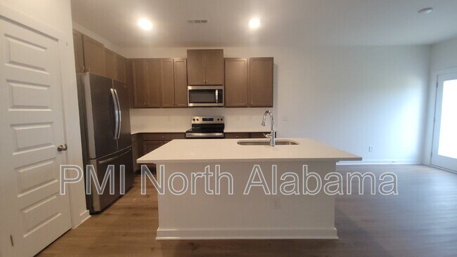 Building Photo - 7582 Discovery Pt Dr NW