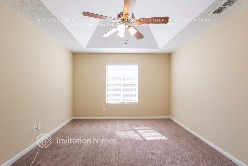 Building Photo - 1830 Killarney Dr SW