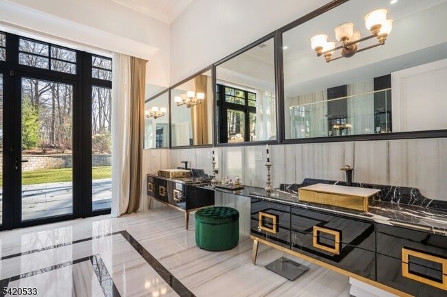 Building Photo - 6 Deer Trail Rd