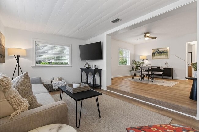 Building Photo - 5617 19th Ave S