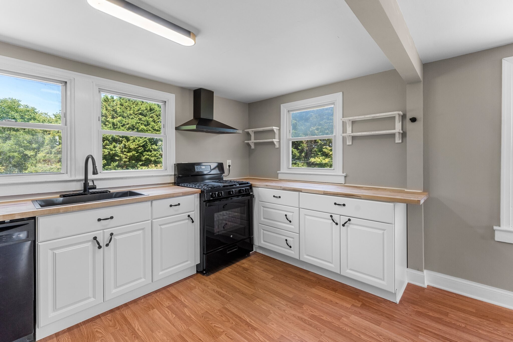 Building Photo - 2302 Lighthouse View Dr