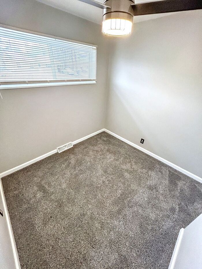 Building Photo - 5575 Winchelsea Dr