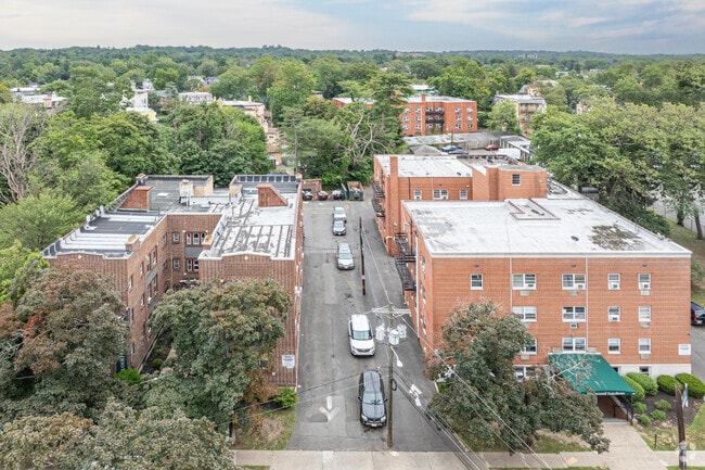 Context - Oakwood Gardens bldg 2