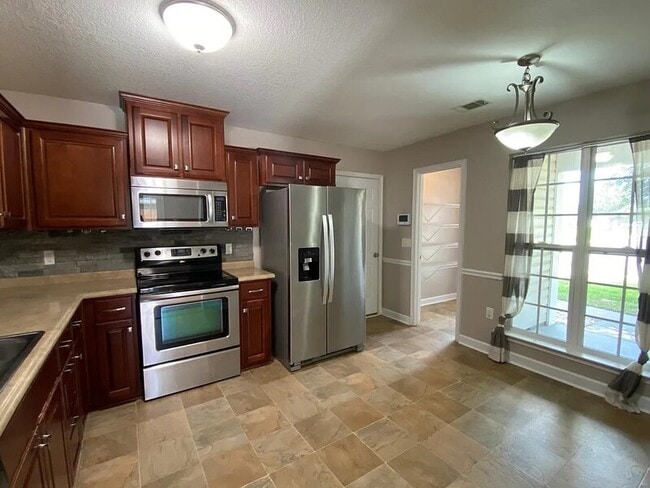 Building Photo - 231 Augusta Way