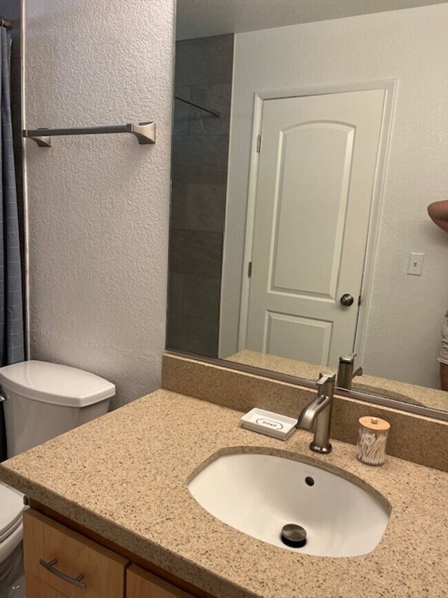 Building Photo - Fully Upgraded and Private 2 Bedroom / 2 Bath Condo