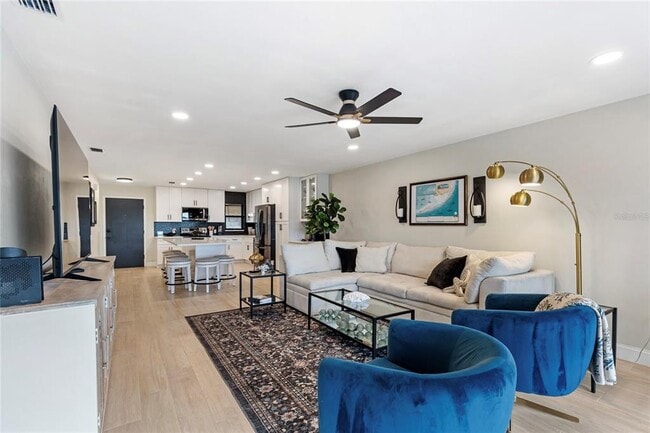 Building Photo - 3887 Catalina Dr