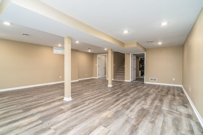 Building Photo - Beautiful Single Family Home