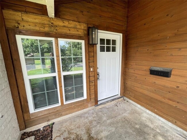 Building Photo - 8436 Jamestown Dr