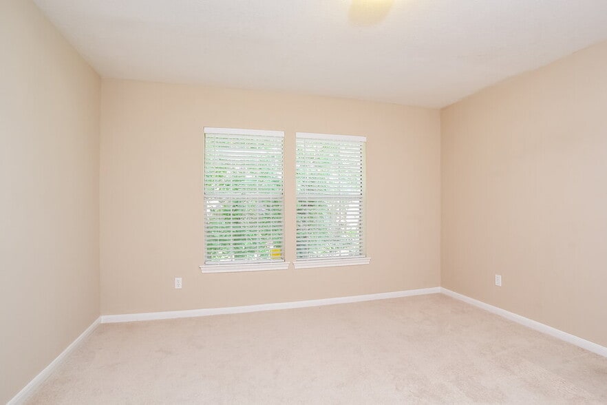 Building Photo - 3102 Hickory Falls Dr