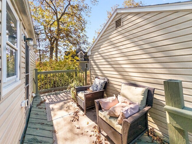 Building Photo - 944 Totoket Rd