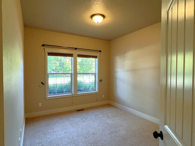 Building Photo - Beautiful 3 bed 2 bath home in The Preserv...