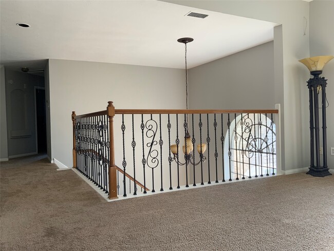Building Photo - 1822 Laurel Oaks Dr