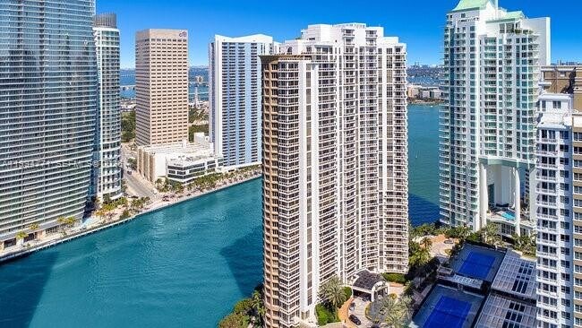 Building Photo - 901 Brickell Key Blvd