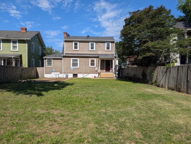 Building Photo - 2905 Griffin Ave