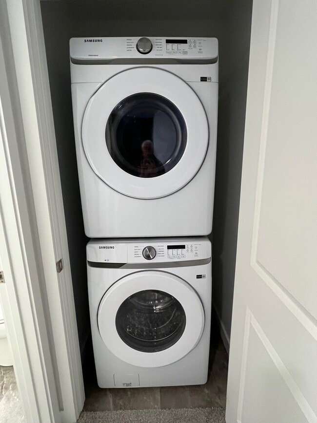 Building Photo - Modern 3-Bedroom Condo in Adventurous Daybreak!