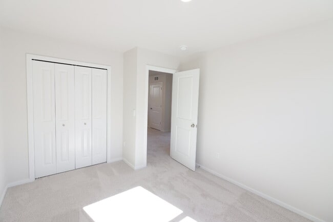 Building Photo - Now Leasing in Bend – 4/2.5 New Constructi...
