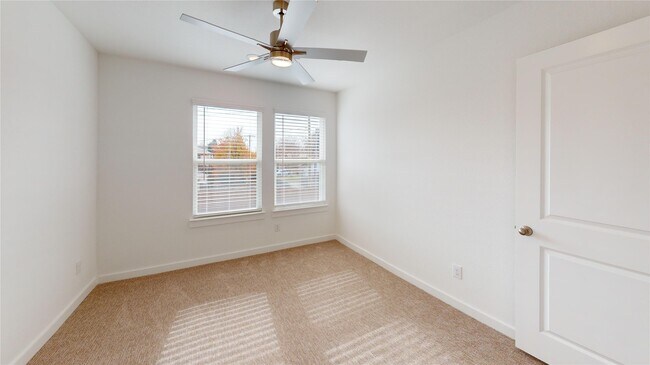 Building Photo - 2920 ELLE DR