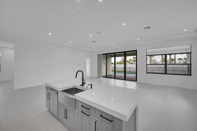 Building Photo - 9520 St Germain Dr