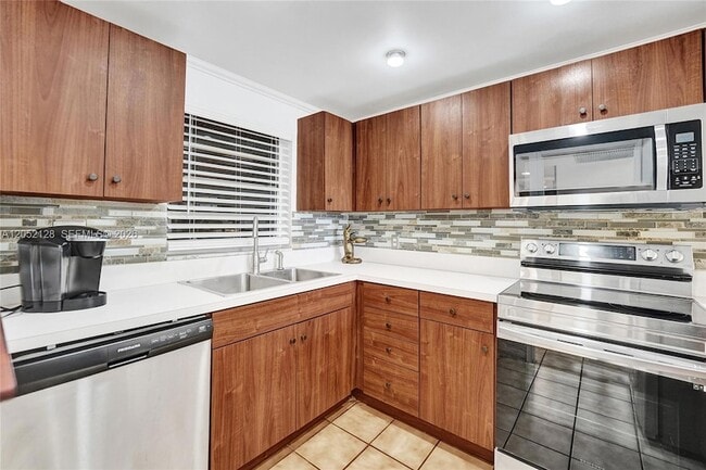 Building Photo - 9480 Tangerine Pl
