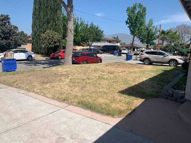 Building Photo - 3-bedrooms 2-bathrooms House for rent in Covina