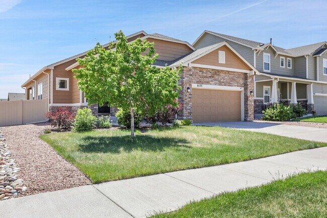 Building Photo - $2,940.95, $300.00 off the first month's rent, 6 Bedrooms, 3 Bathrooms, Single Family Home in Col...