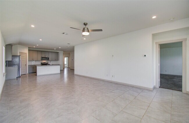 Building Photo - Natchez Trace, Fresno, TX 77545 - 4 BR 2 BA single-family home