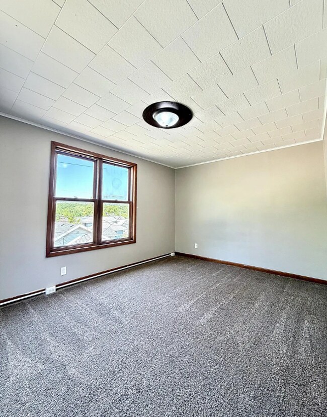 Building Photo - 2106 Kleine St