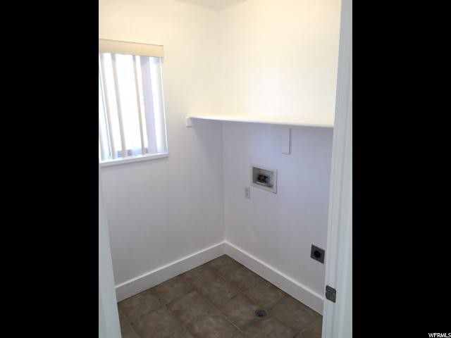 Building Photo - Beautiful 4 Bd 2.5 Bath Home in Sandy