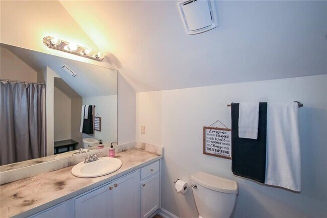 Building Photo - 64 Moury Ave SE