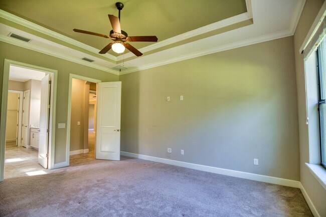 Building Photo - Annual Unfurnished Single-Family Home located in Bellacina at Casey Key with Resort-like Amenities!
