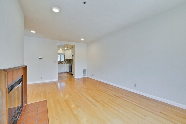 Building Photo - Condo Near Cupertino High | Updated Kitche...