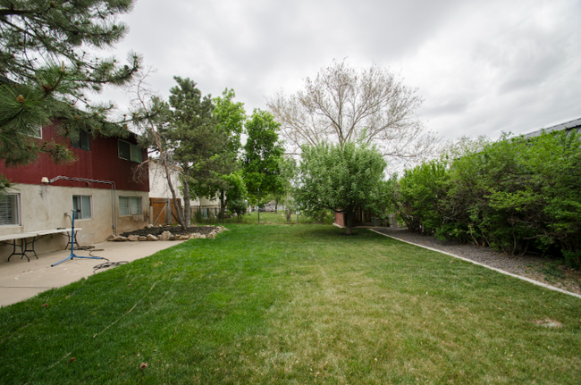 Building Photo - 624 E 1700 N