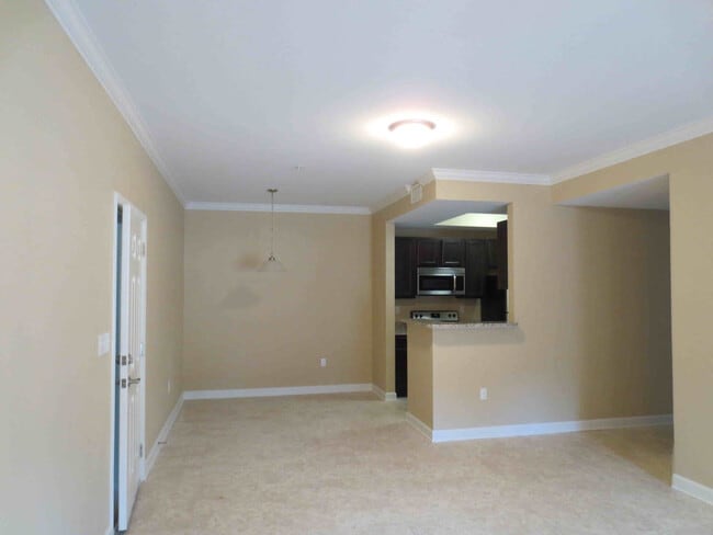 Building Photo - Beautiful Two Bedroom Apartment in Fort Walton Beach!