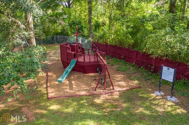 Building Photo - 360 N 19th St