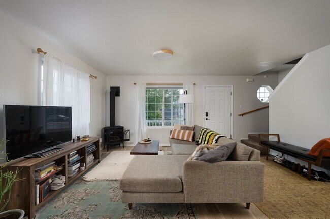 Building Photo - 3407 Laredo Dr