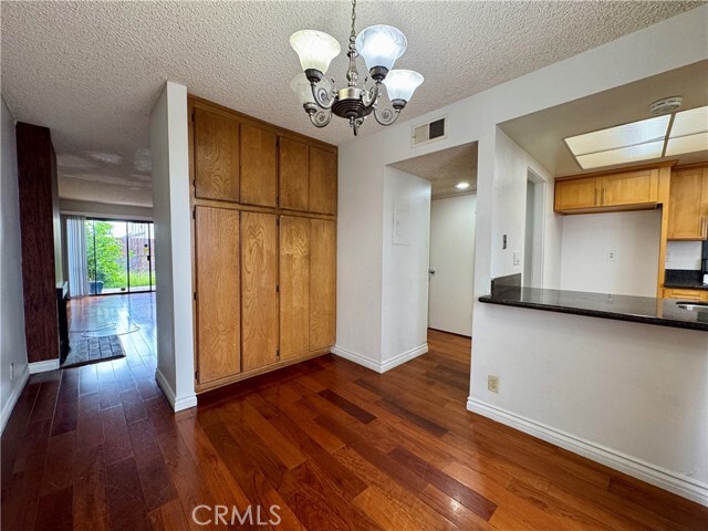 Building Photo - 402 S Garfield Ave