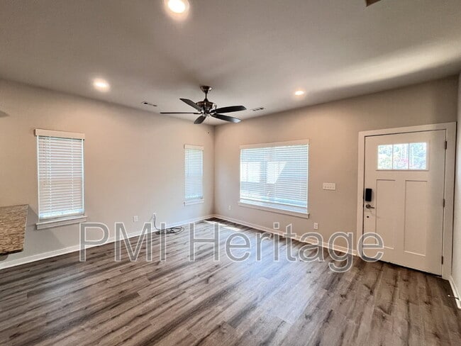 Building Photo - 1452 Sligo St