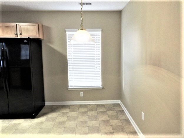 Building Photo - 235 Emerald Isle Dr