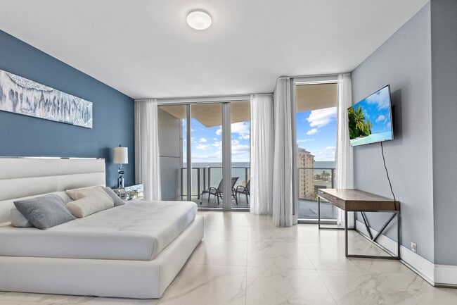 Building Photo - Luxury Beachfront Living at Its Finest – Fully Furnished Condo in Prime Fort Lauderdale Location!