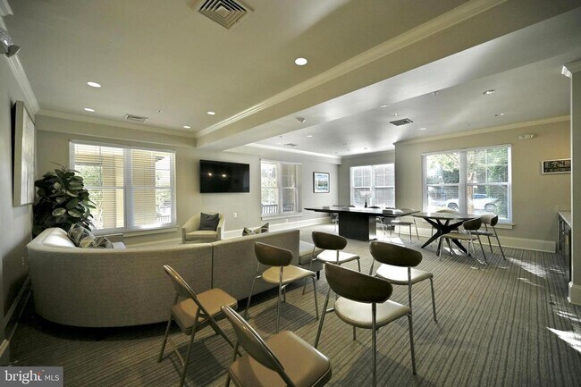 Building Photo - This impeccable 2-bedroom, 2-full bathroom condo is located in the sought-after, super-convenient...