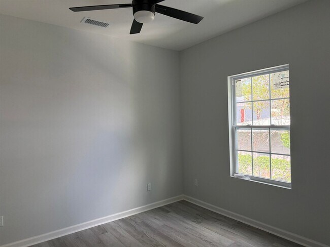Building Photo - 2111 Owens St