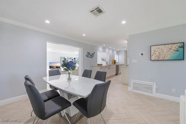 Building Photo - 1236 13th Ave N