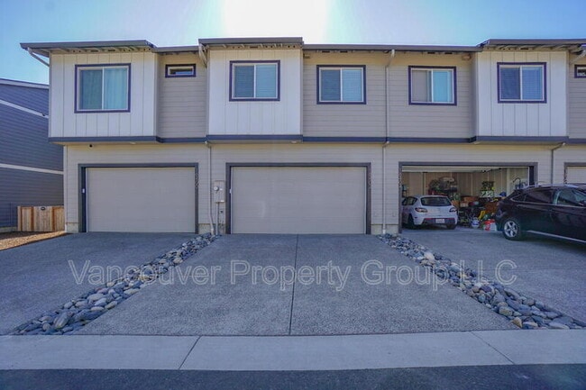 Building Photo - 18402 NE 46th Pl