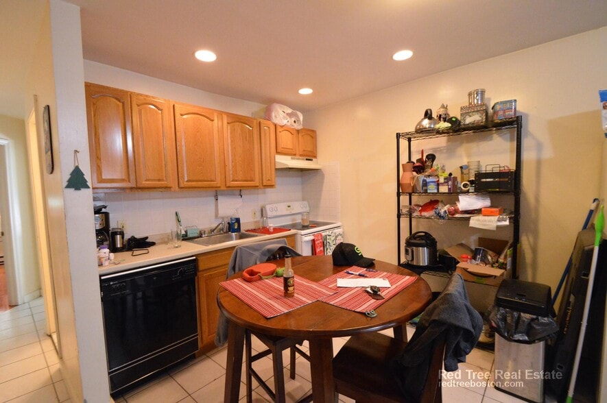 Building Photo - 104 Hammond St