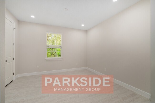 Building Photo - 3736 SE 137th Ln